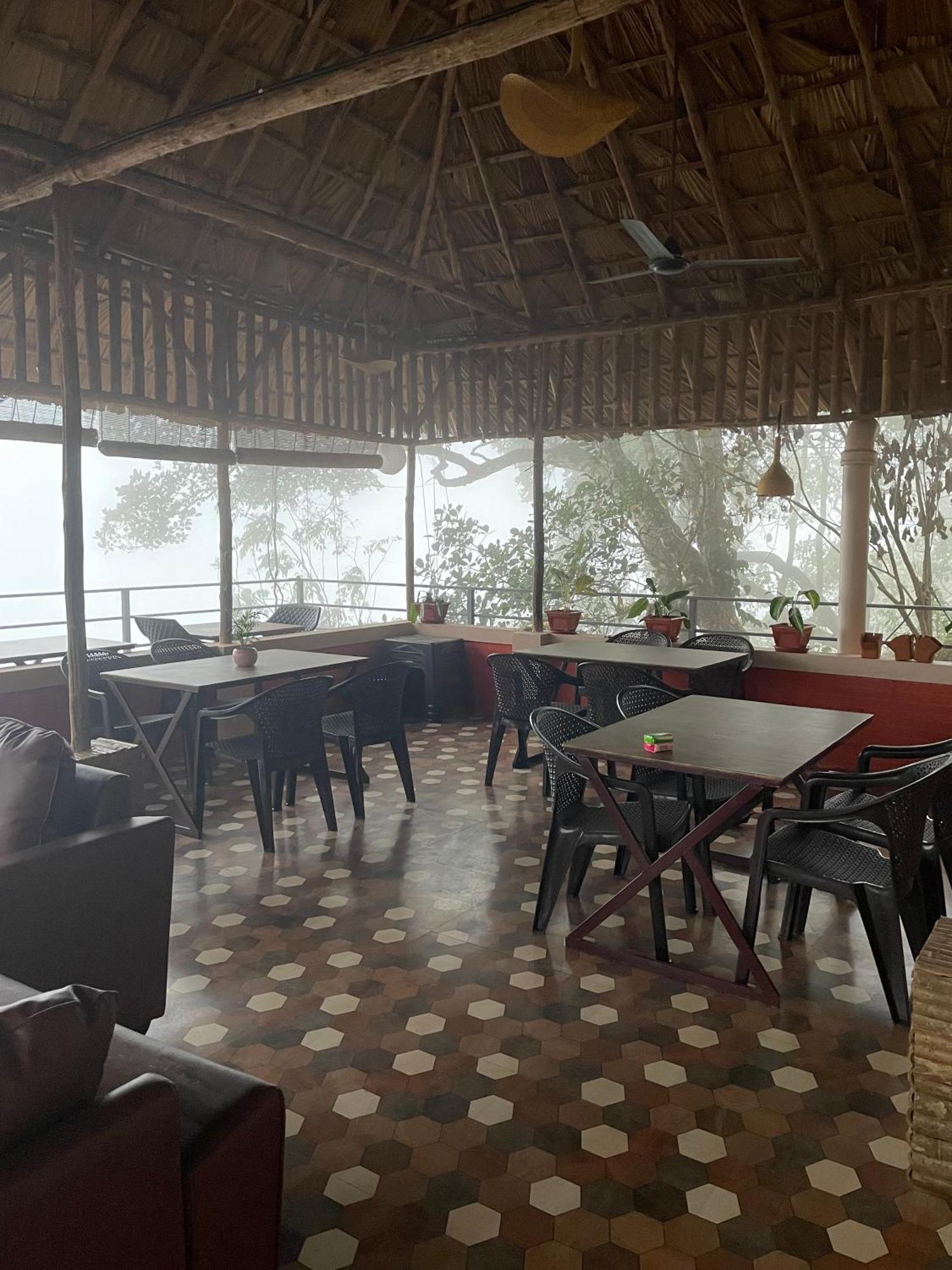 Sunset Valley Kerala Pool Resort - Serene Natural Forest Cottage Stay In Idukki With Sunrise & Sunset Panoramas, Natural Streams & Tranquil Summer Evenings Pīrmed 外观 照片