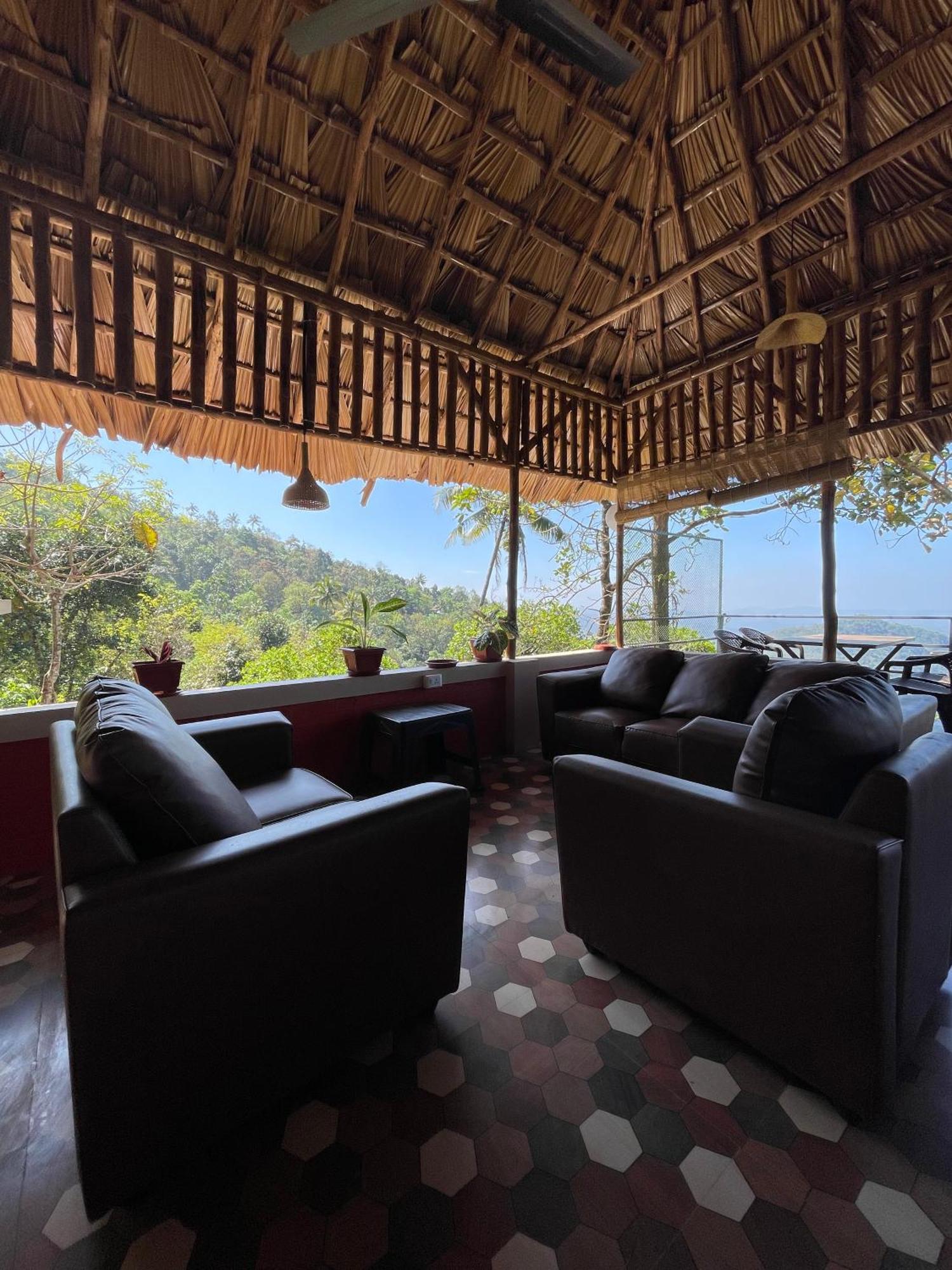 Sunset Valley Kerala Pool Resort - Serene Natural Forest Cottage Stay In Idukki With Sunrise & Sunset Panoramas, Natural Streams & Tranquil Summer Evenings Pīrmed 外观 照片