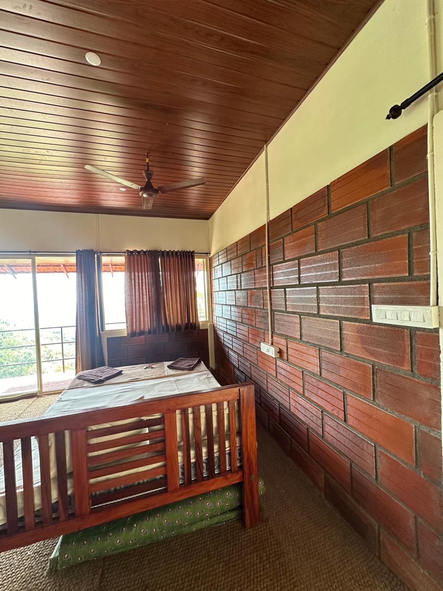 Sunset Valley Kerala Pool Resort - Serene Natural Forest Cottage Stay In Idukki With Sunrise & Sunset Panoramas, Natural Streams & Tranquil Summer Evenings Pīrmed 外观 照片