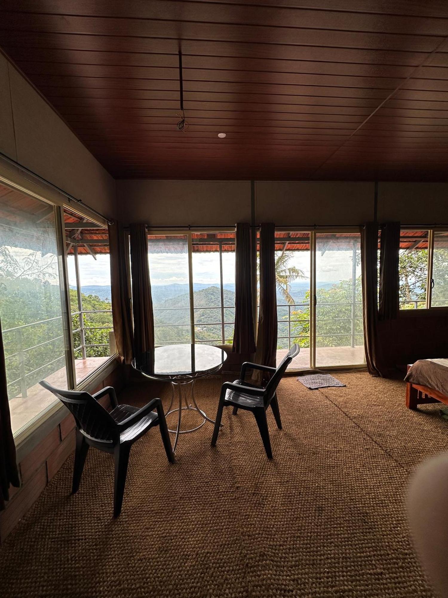 Sunset Valley Kerala Pool Resort - Serene Natural Forest Cottage Stay In Idukki With Sunrise & Sunset Panoramas, Natural Streams & Tranquil Summer Evenings Pīrmed 外观 照片