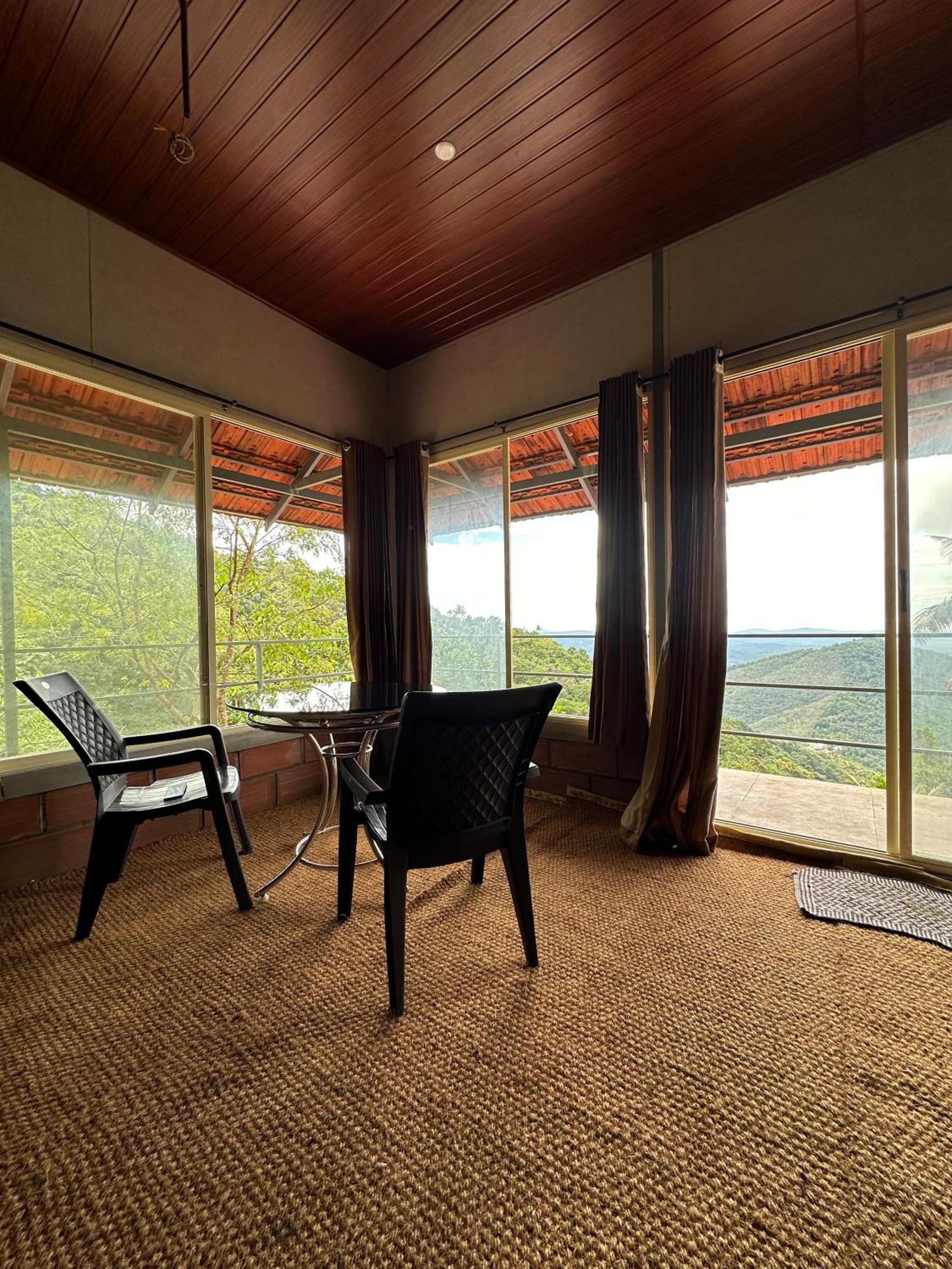 Sunset Valley Kerala Pool Resort - Serene Natural Forest Cottage Stay In Idukki With Sunrise & Sunset Panoramas, Natural Streams & Tranquil Summer Evenings Pīrmed 外观 照片