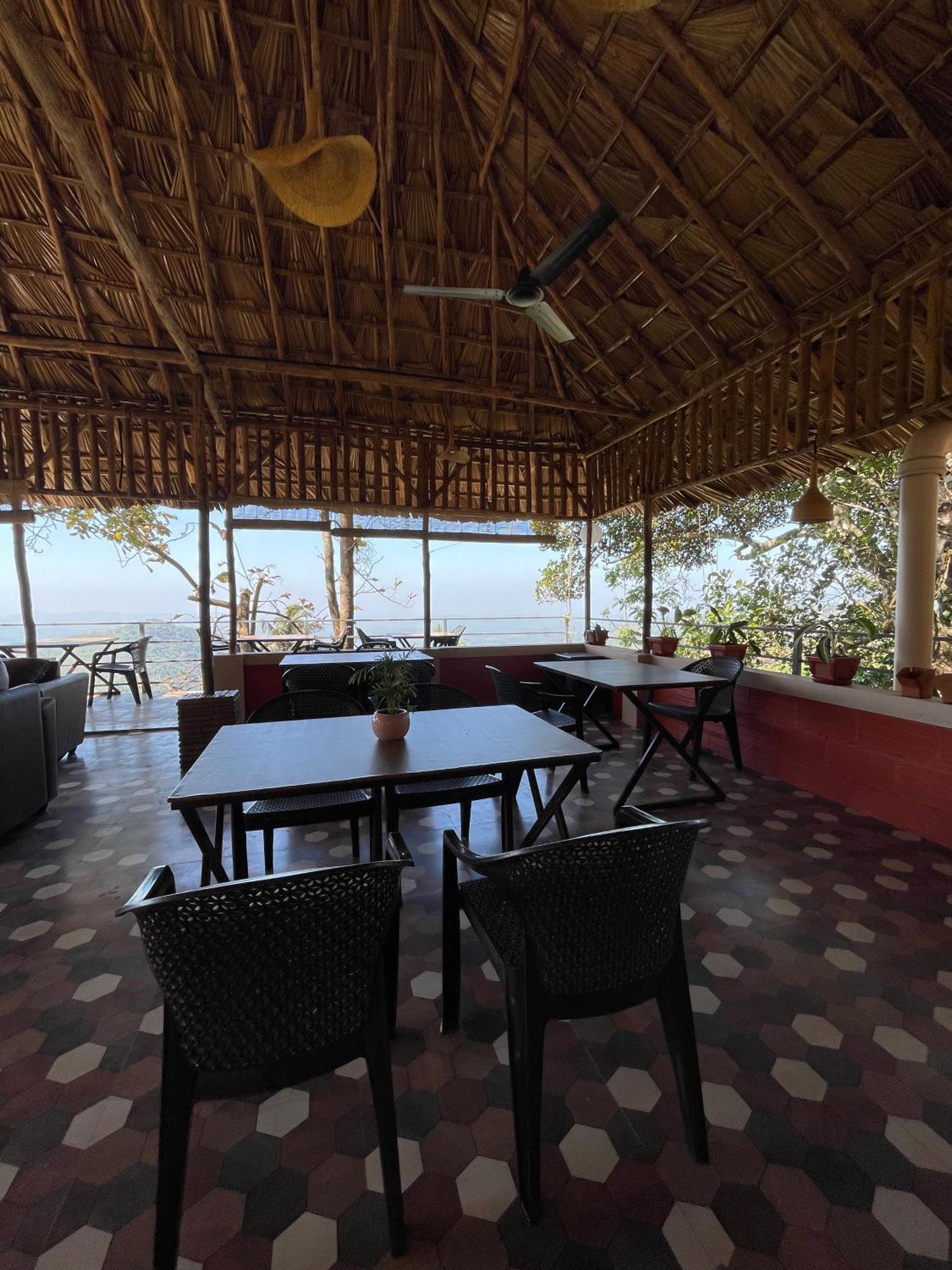 Sunset Valley Kerala Pool Resort - Serene Natural Forest Cottage Stay In Idukki With Sunrise & Sunset Panoramas, Natural Streams & Tranquil Summer Evenings Pīrmed 外观 照片