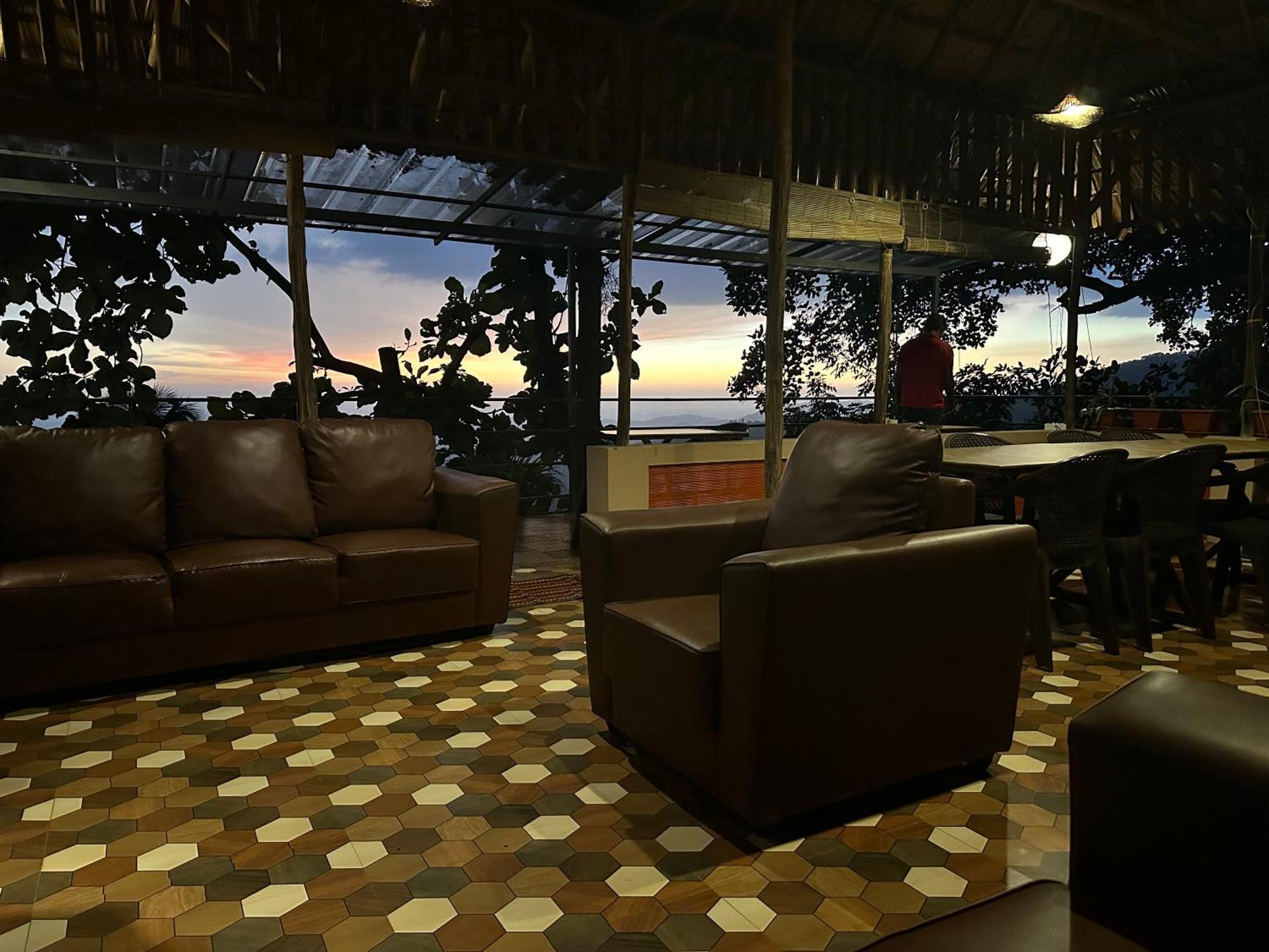 Sunset Valley Kerala Pool Resort - Serene Natural Forest Cottage Stay In Idukki With Sunrise & Sunset Panoramas, Natural Streams & Tranquil Summer Evenings Pīrmed 外观 照片