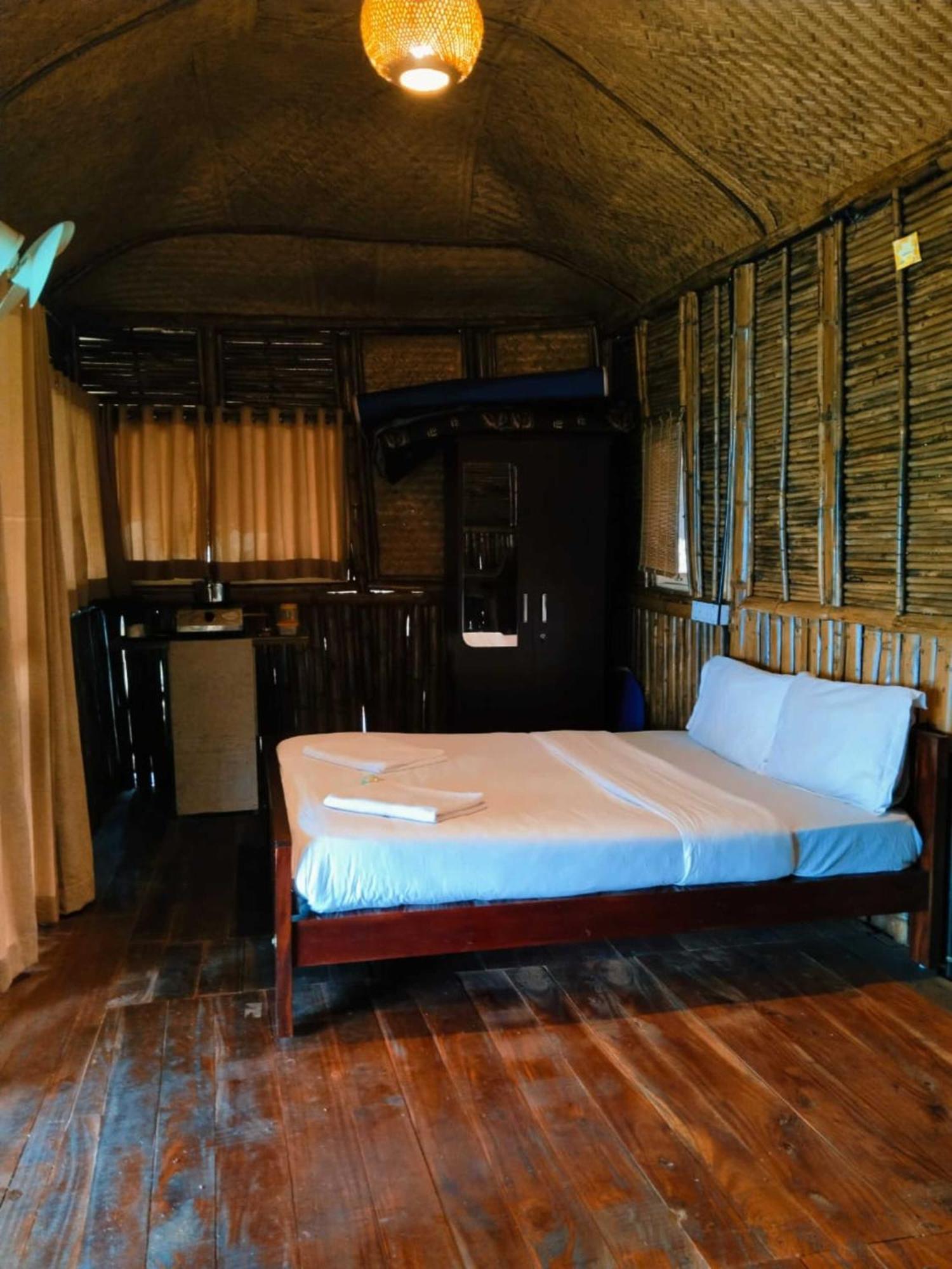Sunset Valley Kerala Pool Resort - Serene Natural Forest Cottage Stay In Idukki With Sunrise & Sunset Panoramas, Natural Streams & Tranquil Summer Evenings Pīrmed 外观 照片