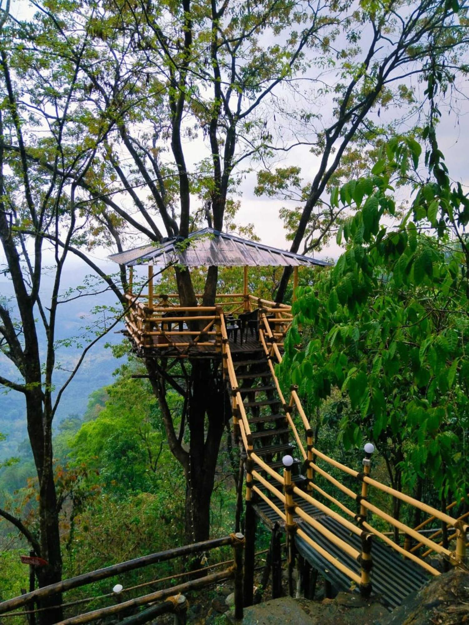 Sunset Valley Kerala Pool Resort - Serene Natural Forest Cottage Stay In Idukki With Sunrise & Sunset Panoramas, Natural Streams & Tranquil Summer Evenings Pīrmed 外观 照片