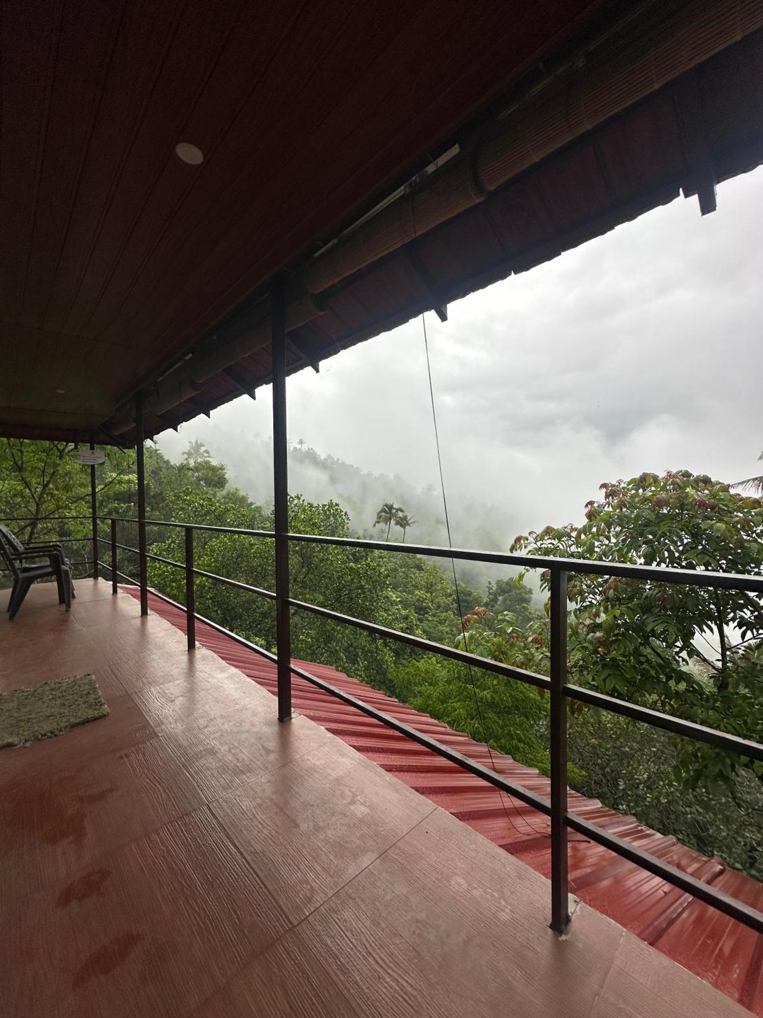 Sunset Valley Kerala Pool Resort - Serene Natural Forest Cottage Stay In Idukki With Sunrise & Sunset Panoramas, Natural Streams & Tranquil Summer Evenings Pīrmed 外观 照片