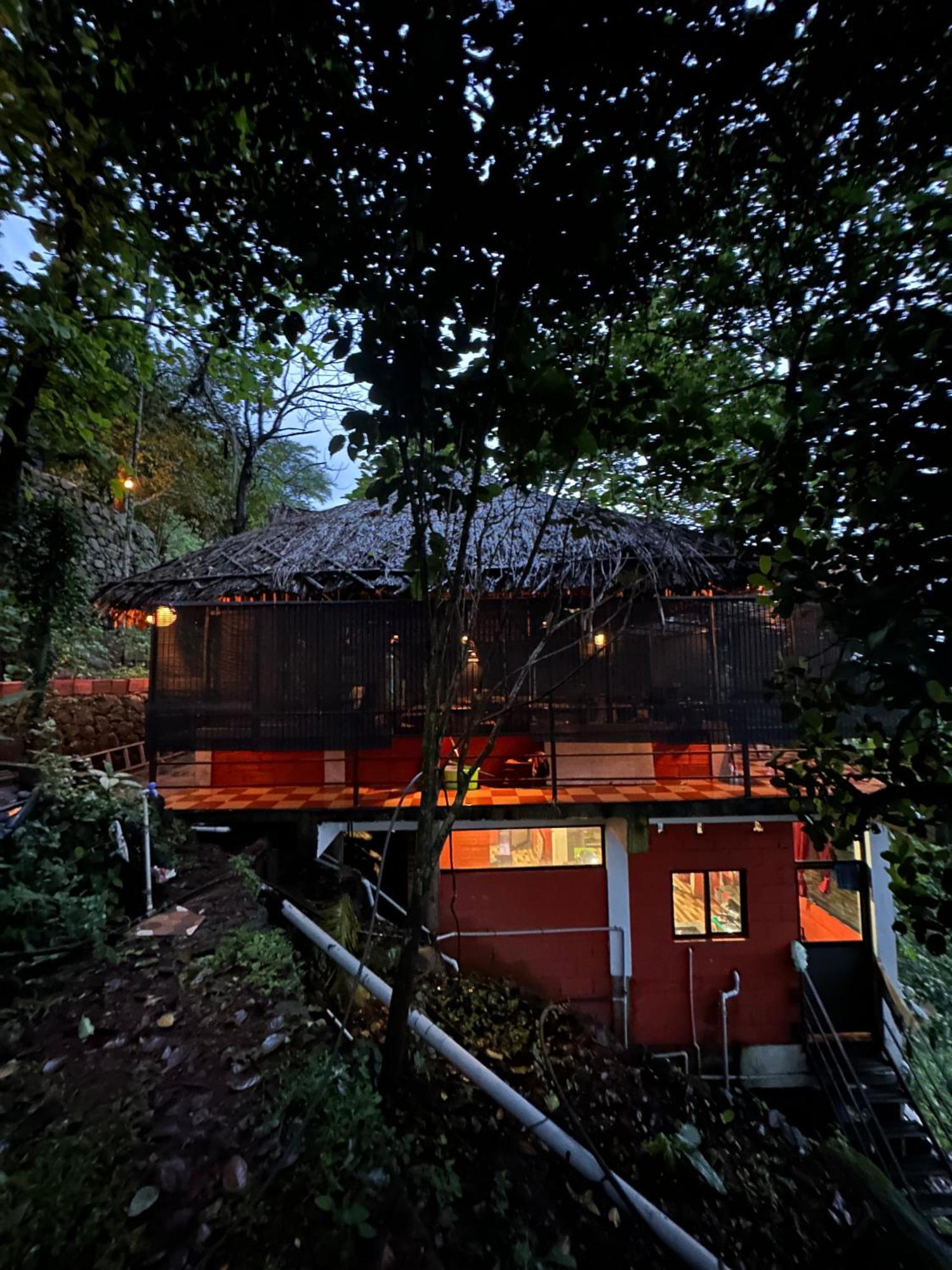Sunset Valley Kerala Pool Resort - Serene Natural Forest Cottage Stay In Idukki With Sunrise & Sunset Panoramas, Natural Streams & Tranquil Summer Evenings Pīrmed 外观 照片
