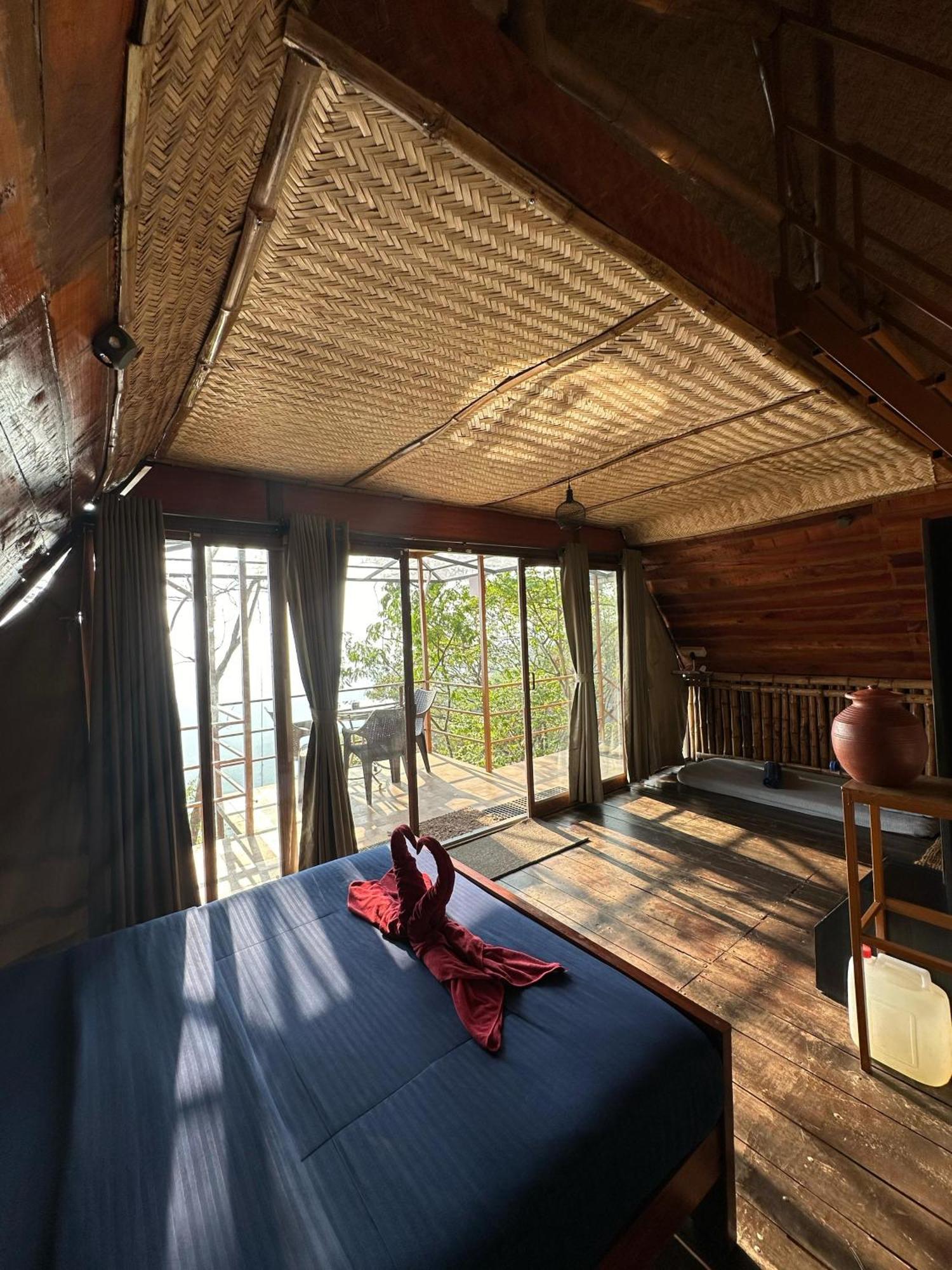 Sunset Valley Kerala Pool Resort - Serene Natural Forest Cottage Stay In Idukki With Sunrise & Sunset Panoramas, Natural Streams & Tranquil Summer Evenings Pīrmed 外观 照片