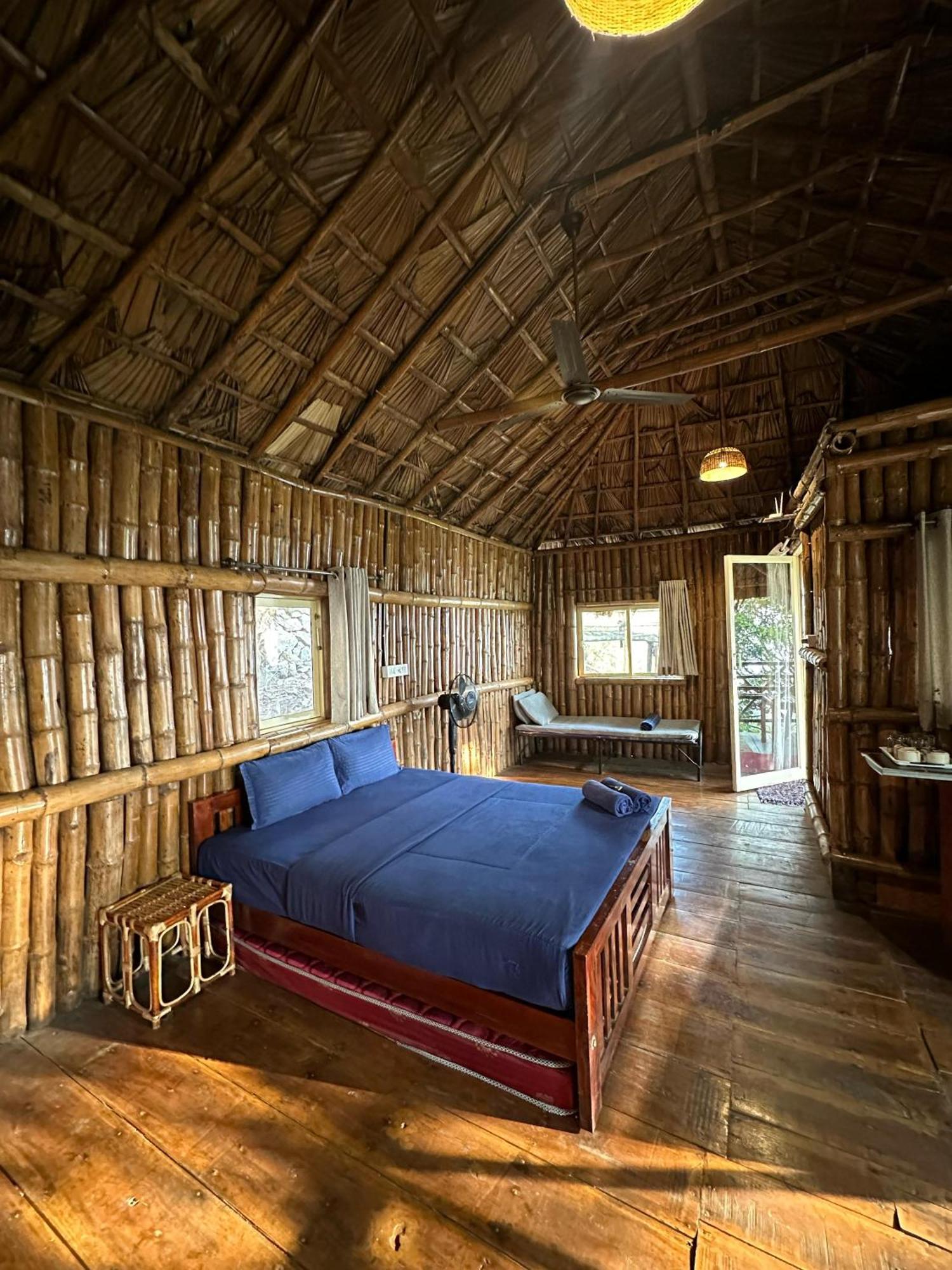 Sunset Valley Kerala Pool Resort - Serene Natural Forest Cottage Stay In Idukki With Sunrise & Sunset Panoramas, Natural Streams & Tranquil Summer Evenings Pīrmed 外观 照片