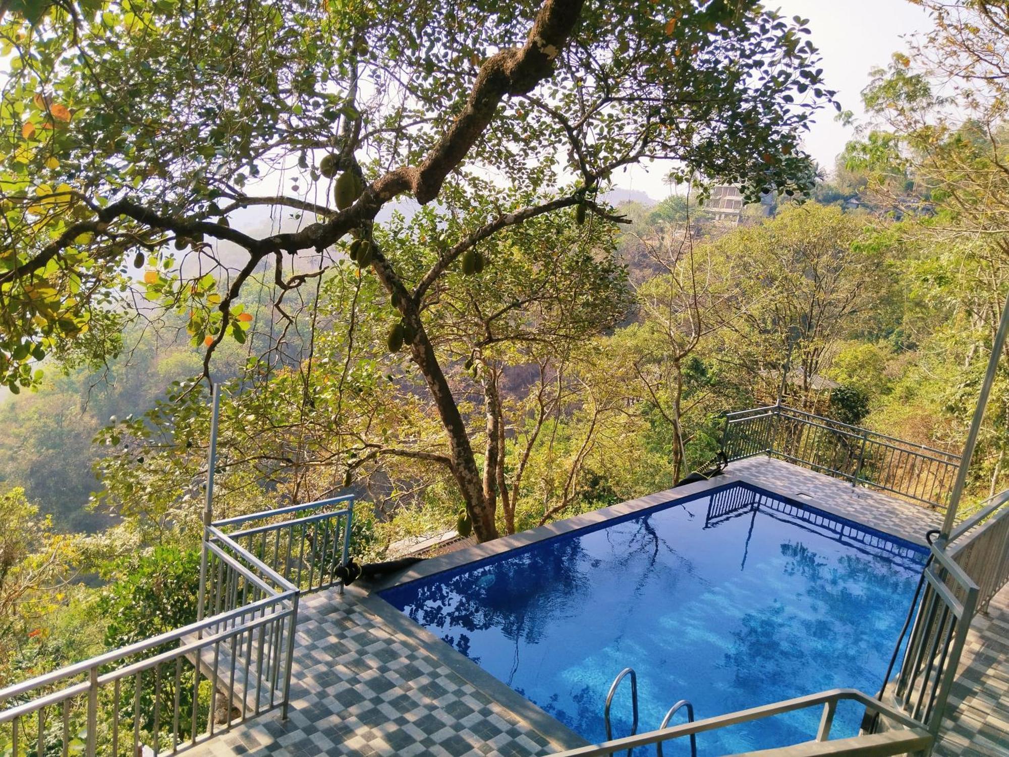 Sunset Valley Kerala Pool Resort - Serene Natural Forest Cottage Stay In Idukki With Sunrise & Sunset Panoramas, Natural Streams & Tranquil Summer Evenings Pīrmed 外观 照片