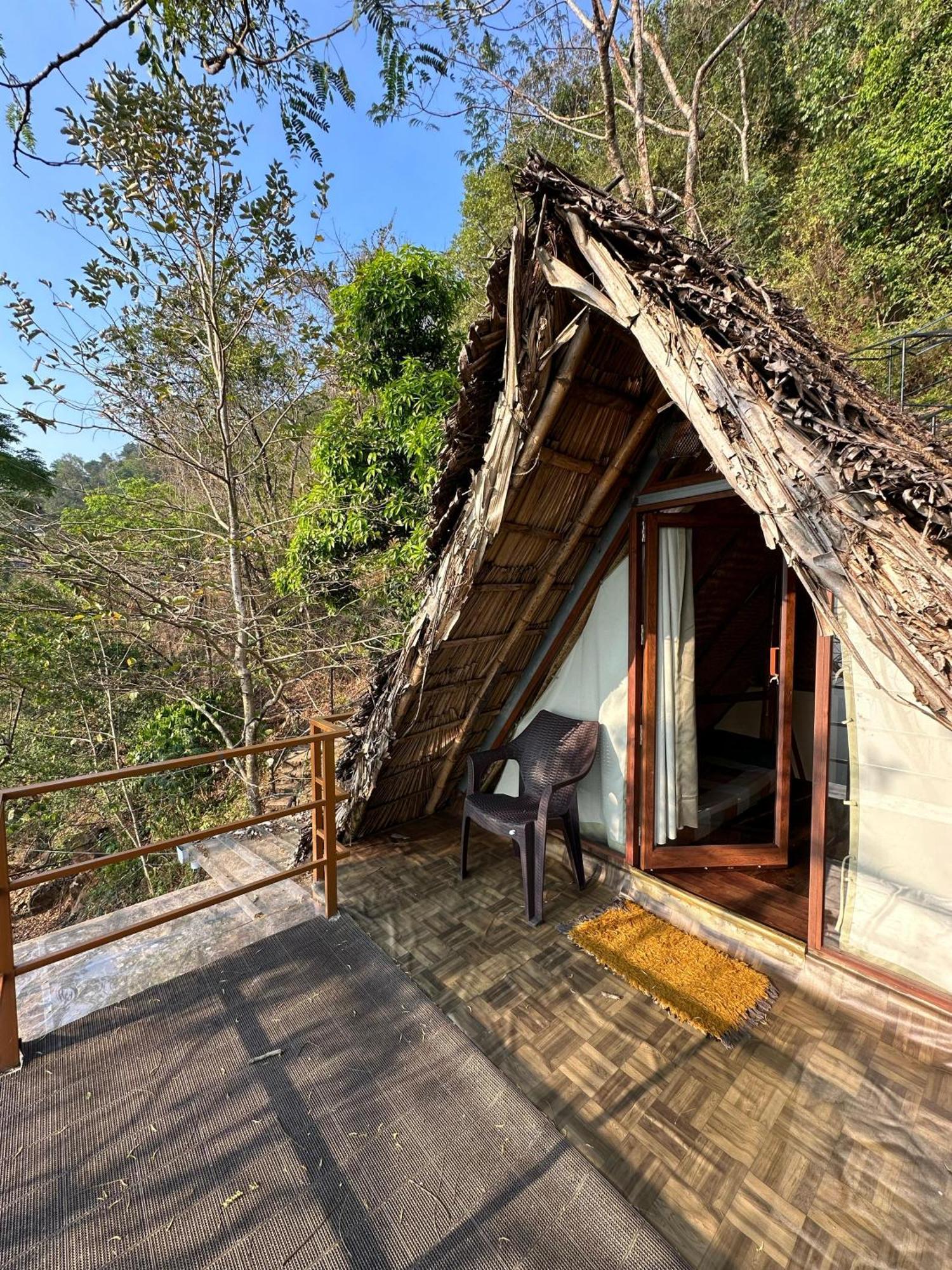 Sunset Valley Kerala Pool Resort - Serene Natural Forest Cottage Stay In Idukki With Sunrise & Sunset Panoramas, Natural Streams & Tranquil Summer Evenings Pīrmed 外观 照片