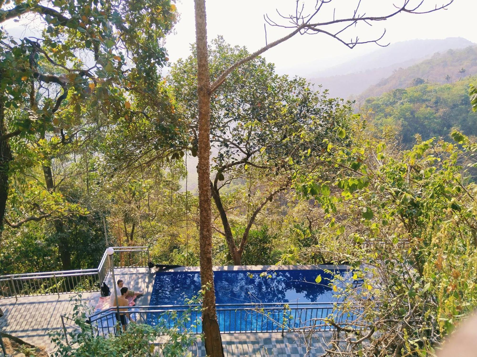Sunset Valley Kerala Pool Resort - Serene Natural Forest Cottage Stay In Idukki With Sunrise & Sunset Panoramas, Natural Streams & Tranquil Summer Evenings Pīrmed 外观 照片