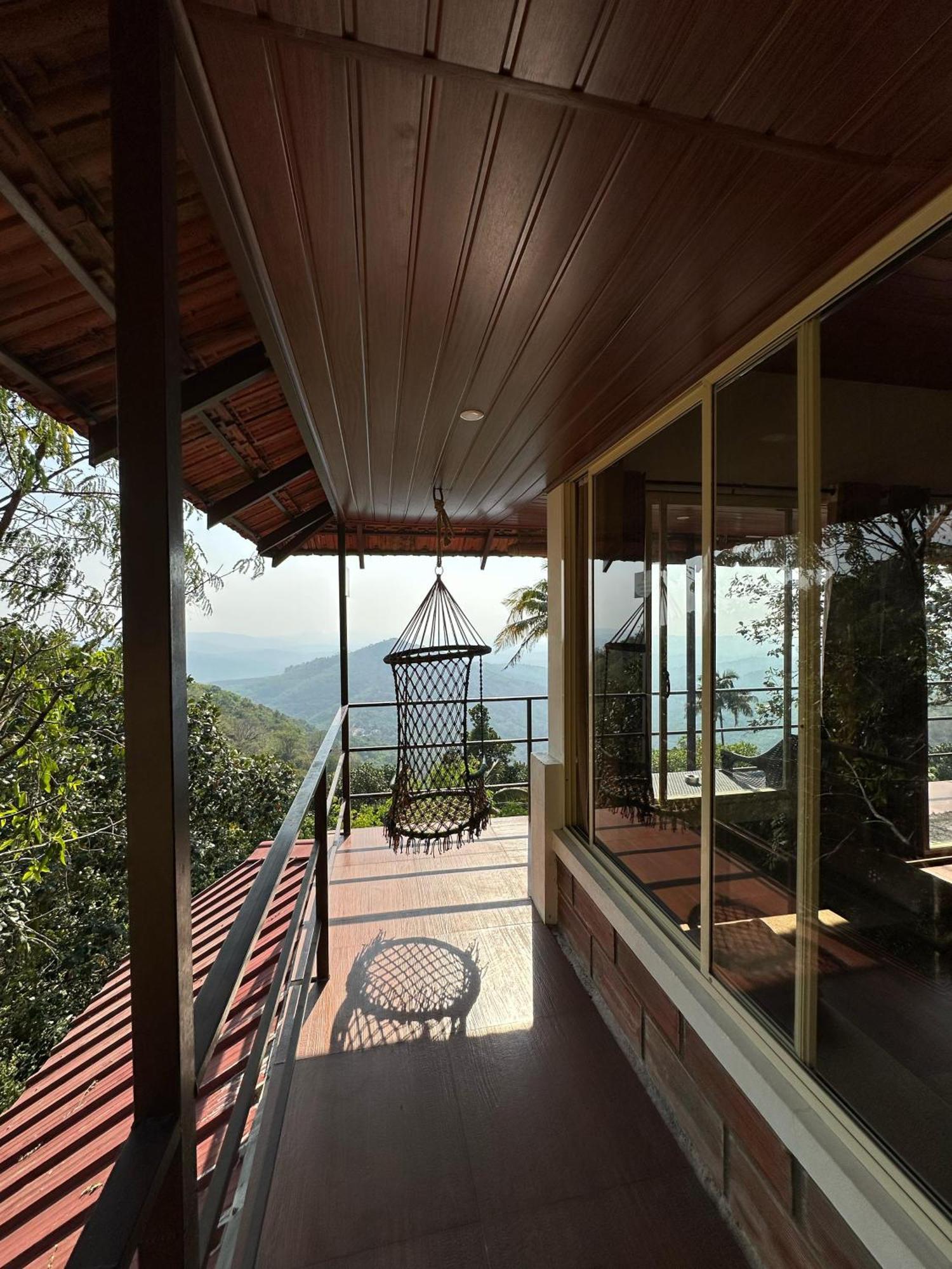 Sunset Valley Kerala Pool Resort - Serene Natural Forest Cottage Stay In Idukki With Sunrise & Sunset Panoramas, Natural Streams & Tranquil Summer Evenings Pīrmed 外观 照片