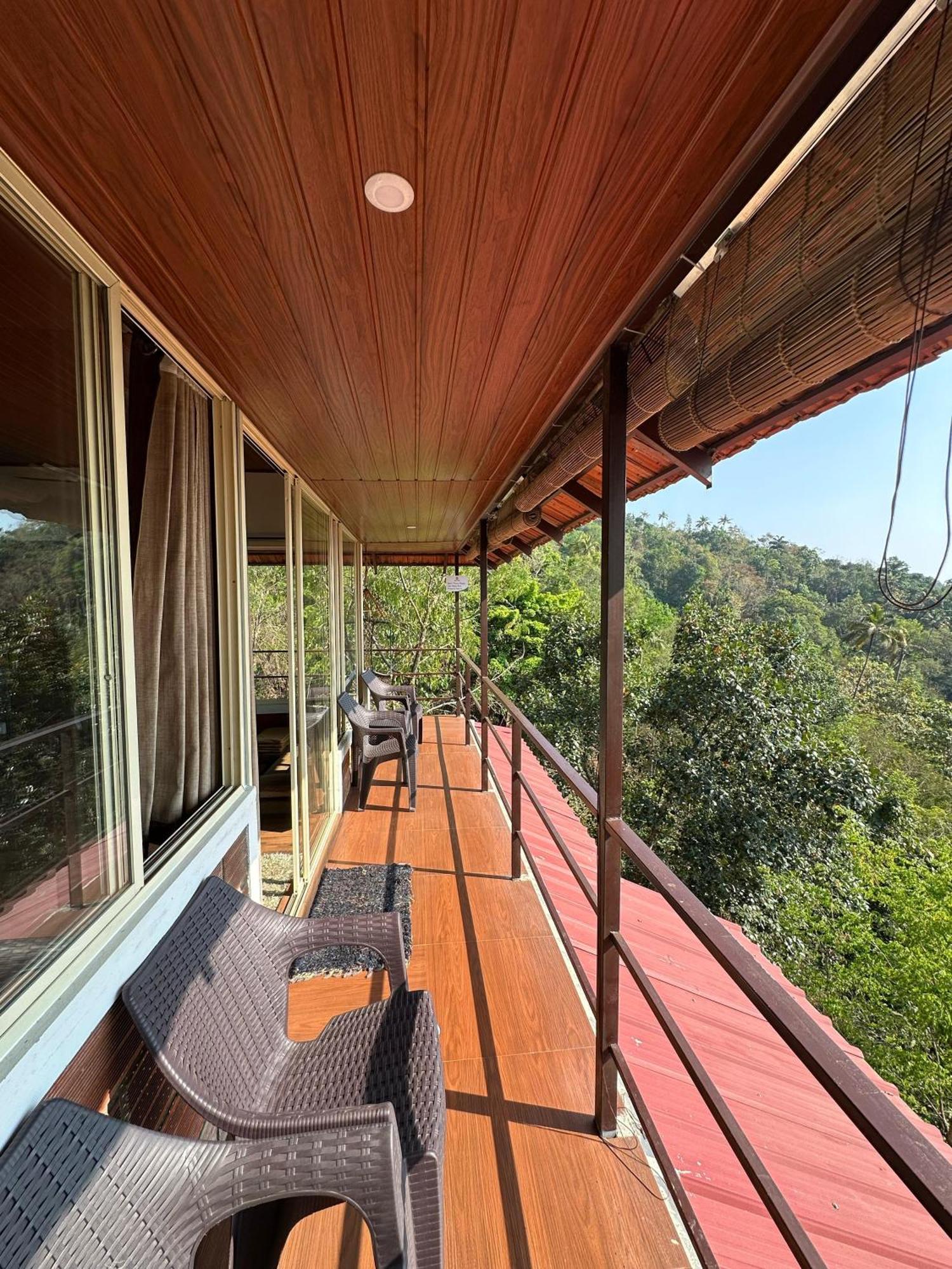 Sunset Valley Kerala Pool Resort - Serene Natural Forest Cottage Stay In Idukki With Sunrise & Sunset Panoramas, Natural Streams & Tranquil Summer Evenings Pīrmed 外观 照片