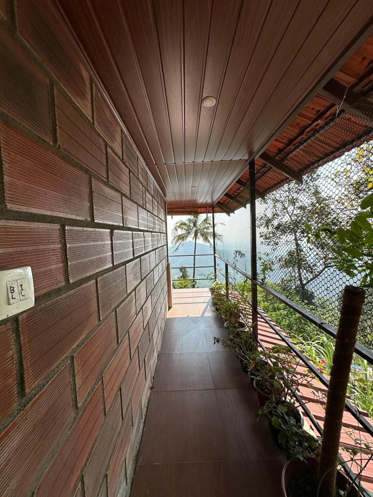 Sunset Valley Kerala Pool Resort - Serene Natural Forest Cottage Stay In Idukki With Sunrise & Sunset Panoramas, Natural Streams & Tranquil Summer Evenings Pīrmed 外观 照片